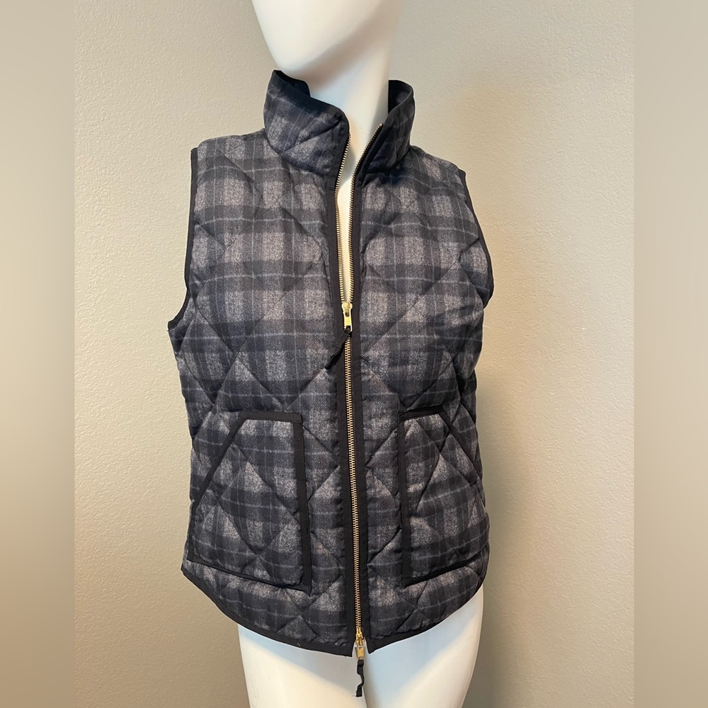 J. CREW Women’s Black / Navy Plaid Quilted Puffer Vest Size S